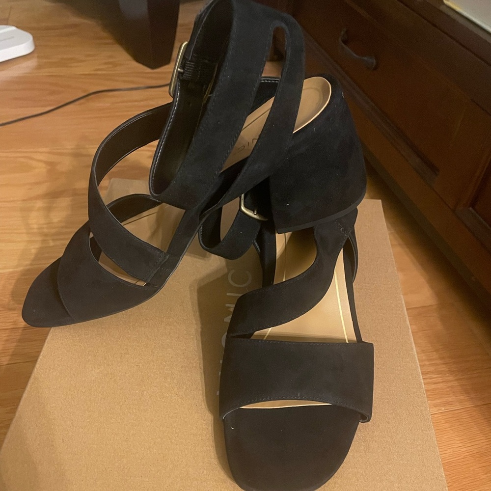 Vionic Black Strappy Heels